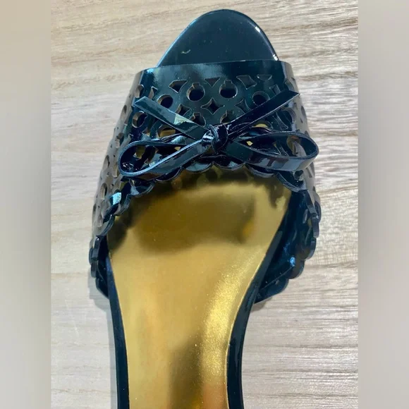 COACH - IZABEL - Size 8.5B - black patent-leather kitten heels **25% OFF** - Picture 4 of 9